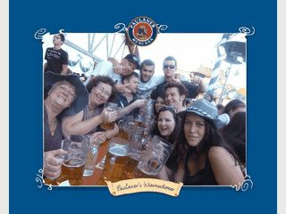 Der Bildsirmschoner l�dt Bilder vom Oktoberfest aus dem Internet.