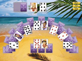 Drei verschiedene Solitaire Varianten: Klondike, Tri Peaks und Matching